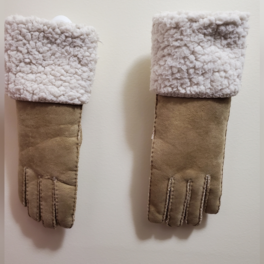 Fabulous Faux fur Tan and Cream Gloves
